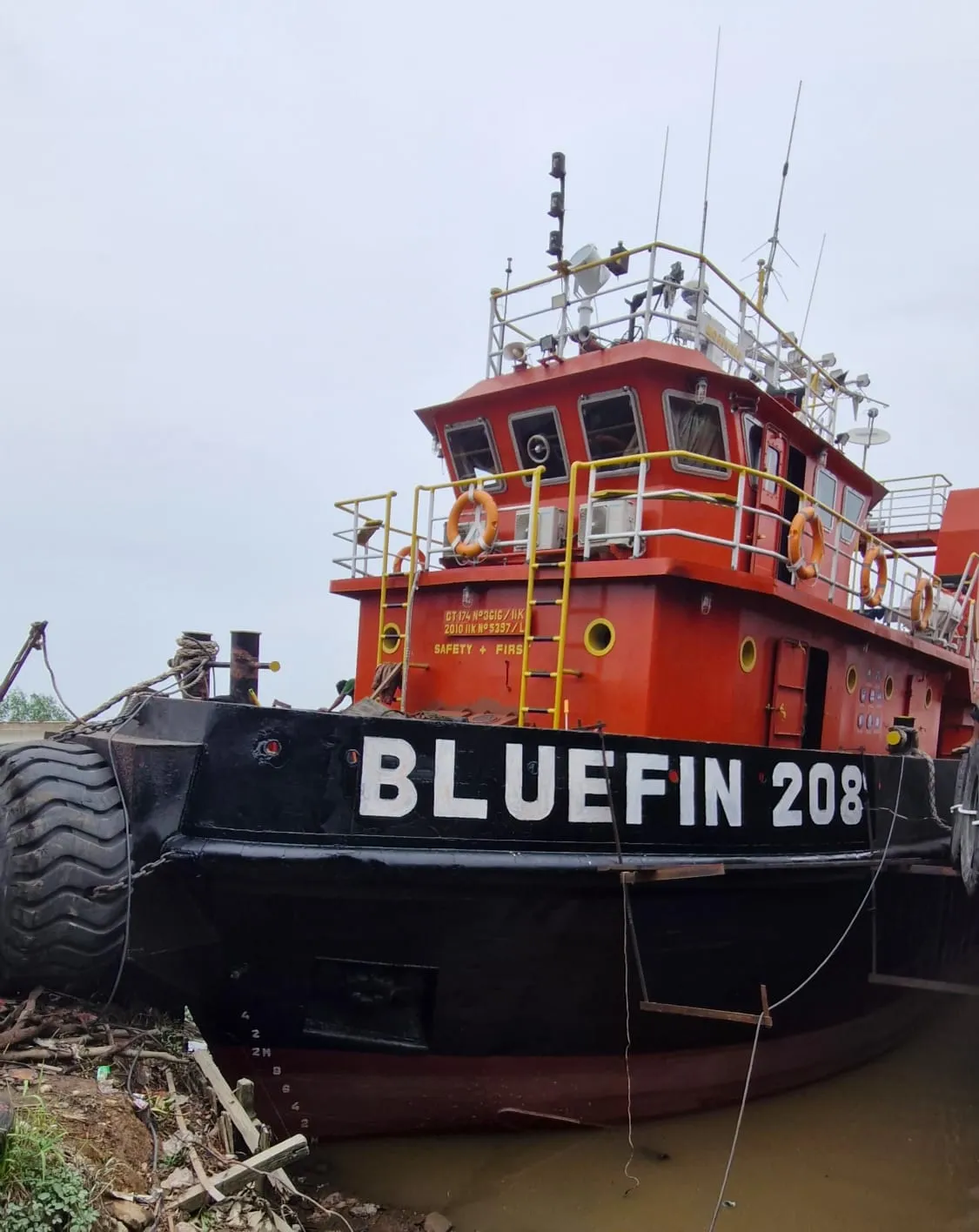 Tug boat Bluefin 208 milik PT Tanjung Harapan Selatan